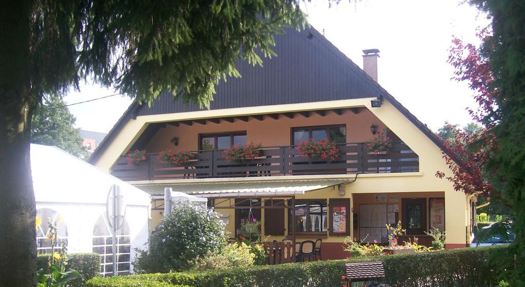 Camping Au Pays De Hanau Dossenheim-sur-Zinsel Exterior foto